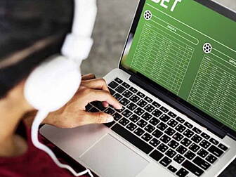One In Four 16-Year-Old Boys S...